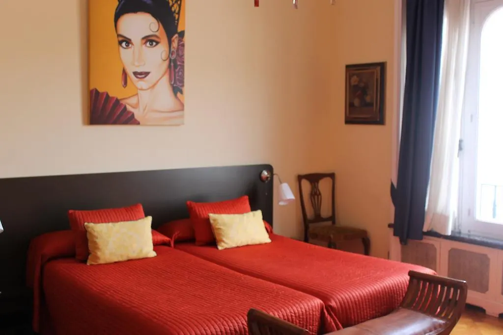 Casa Con Estilo Balmes B&B Spain
